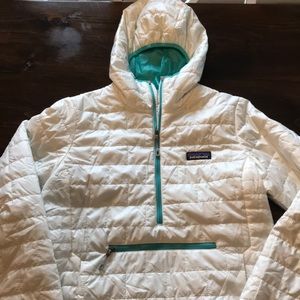 Patagonia jacket Women’s S puff pullover style